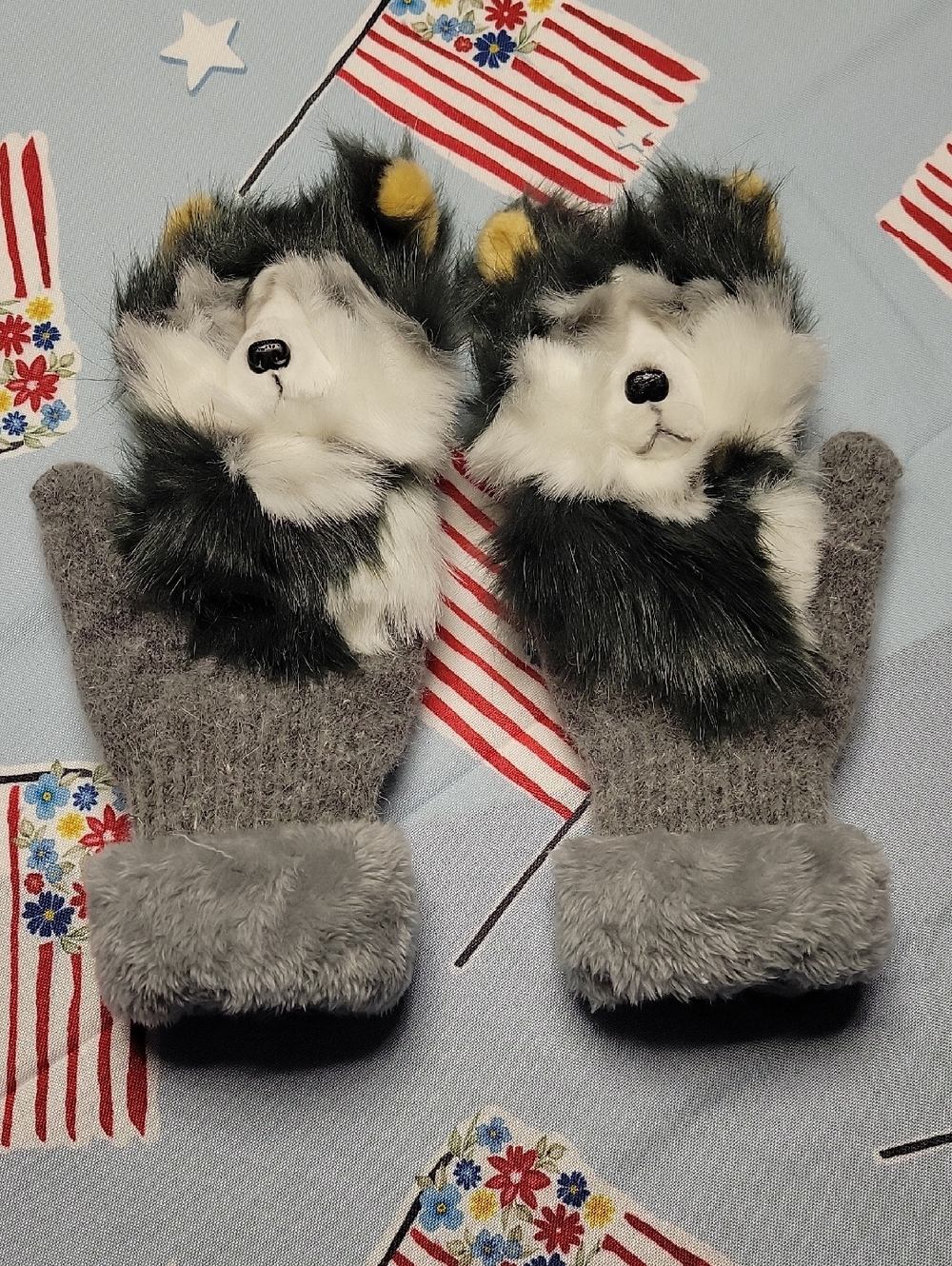 Kids Plush Husky Mittens - Gray